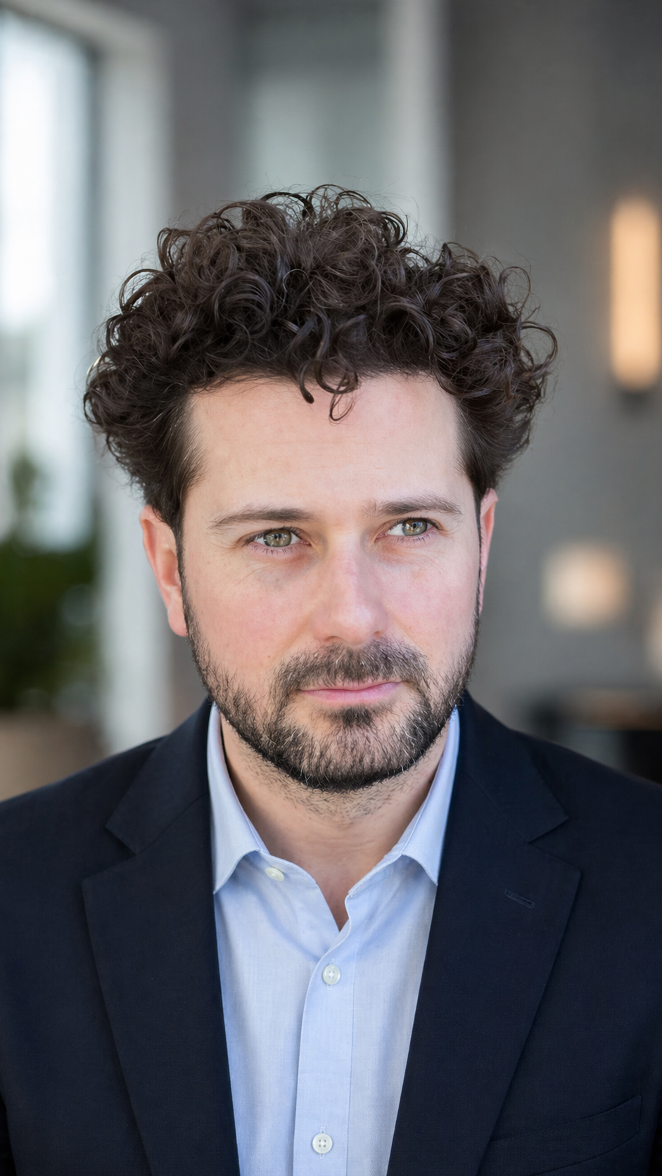 Portrait of Vlad Georgescu, junior data engineer